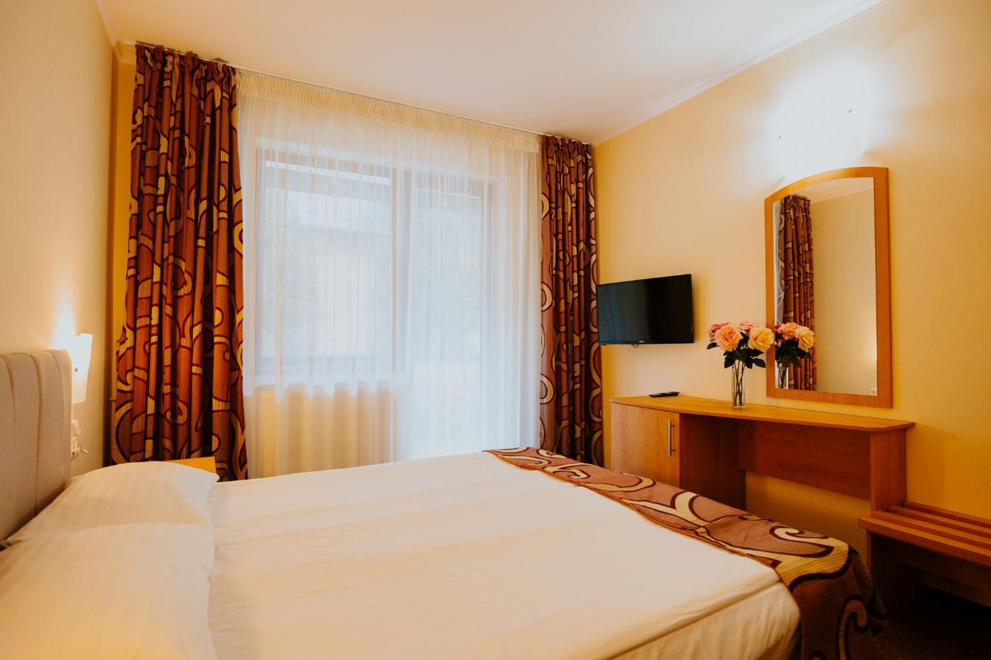 Hotel Tusnad BaileTusnad Buitenkant foto