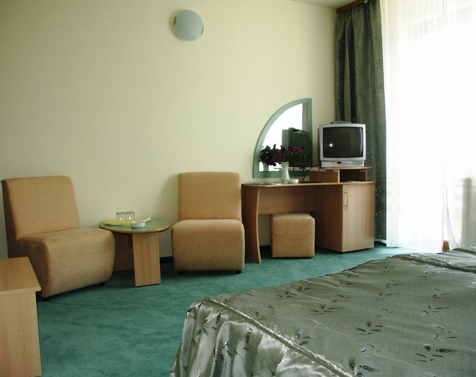 Hotel Tusnad BaileTusnad Buitenkant foto